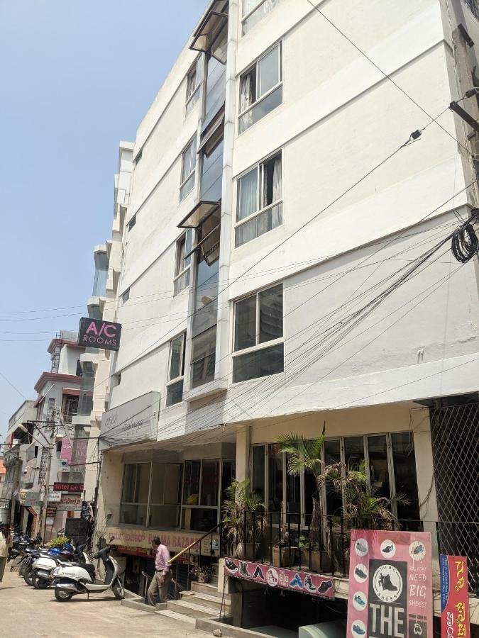 Aashraya Hotel Мисор Екстериор снимка