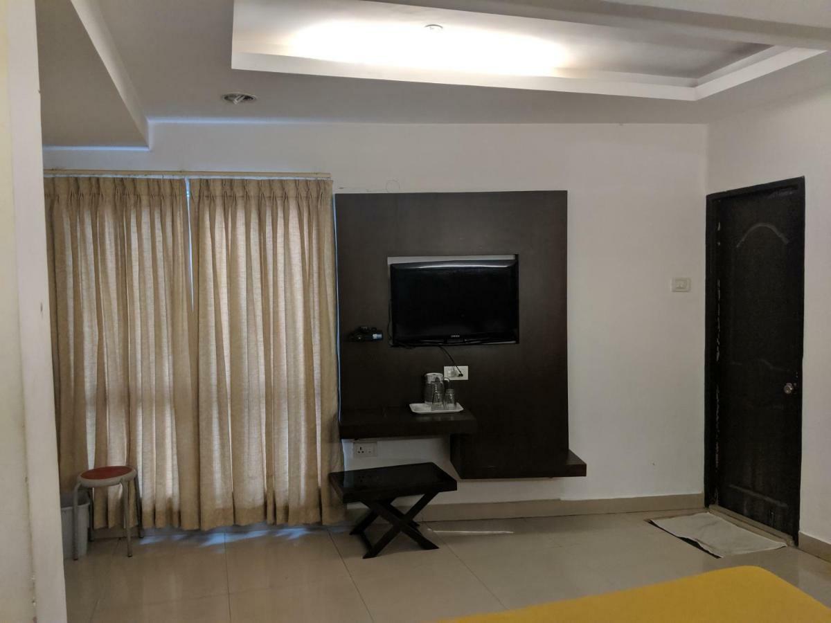 Aashraya Hotel Мисор Екстериор снимка