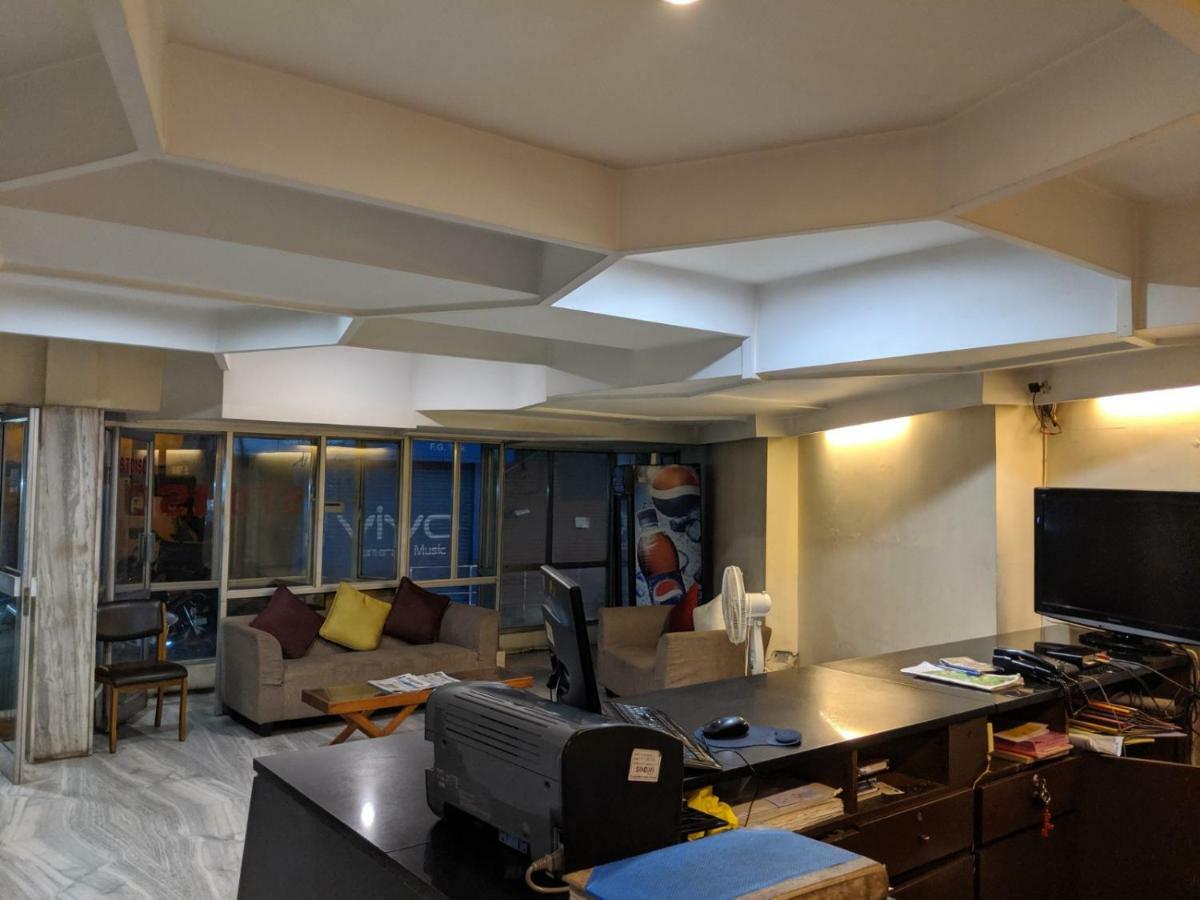 Aashraya Hotel Мисор Екстериор снимка