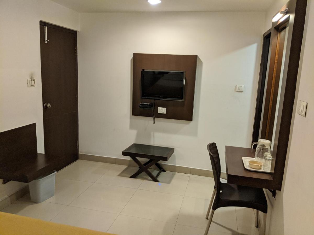Aashraya Hotel Мисор Екстериор снимка